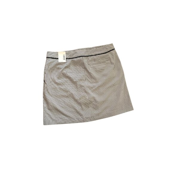 IZOD BLACK & White Striped Crested Golf Skort - Picture 2 of 2